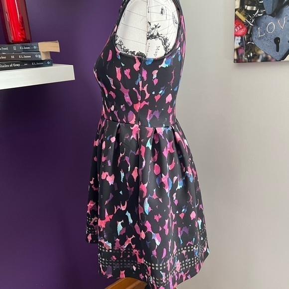 7 for $30 Apt. 9 Dress - Picture 7 of 9